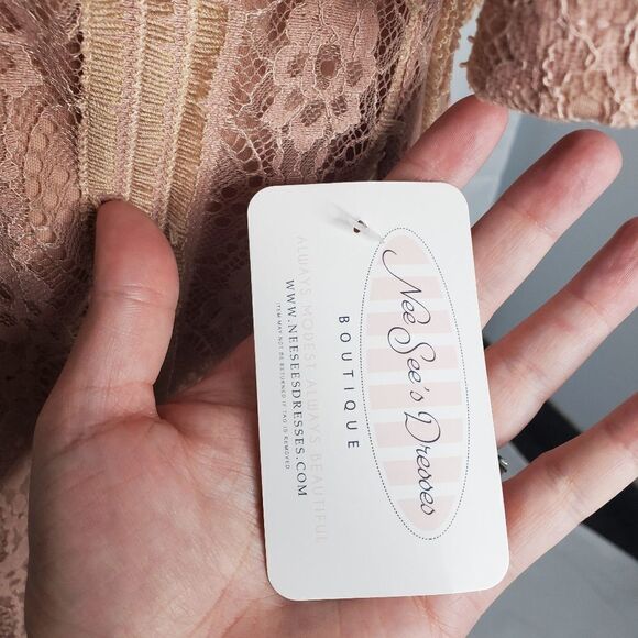 NEW MIKAROSE dress the Elise dusty rose lace short sleeve modest M - Picture 5 of 11